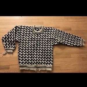 Black and White Patterned Thrashed 90s Vintage Men's Sweater